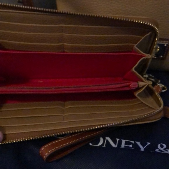 🌟🌟Dooney&Bourke purse and wallet🌟🌟 - Picture 3 of 7